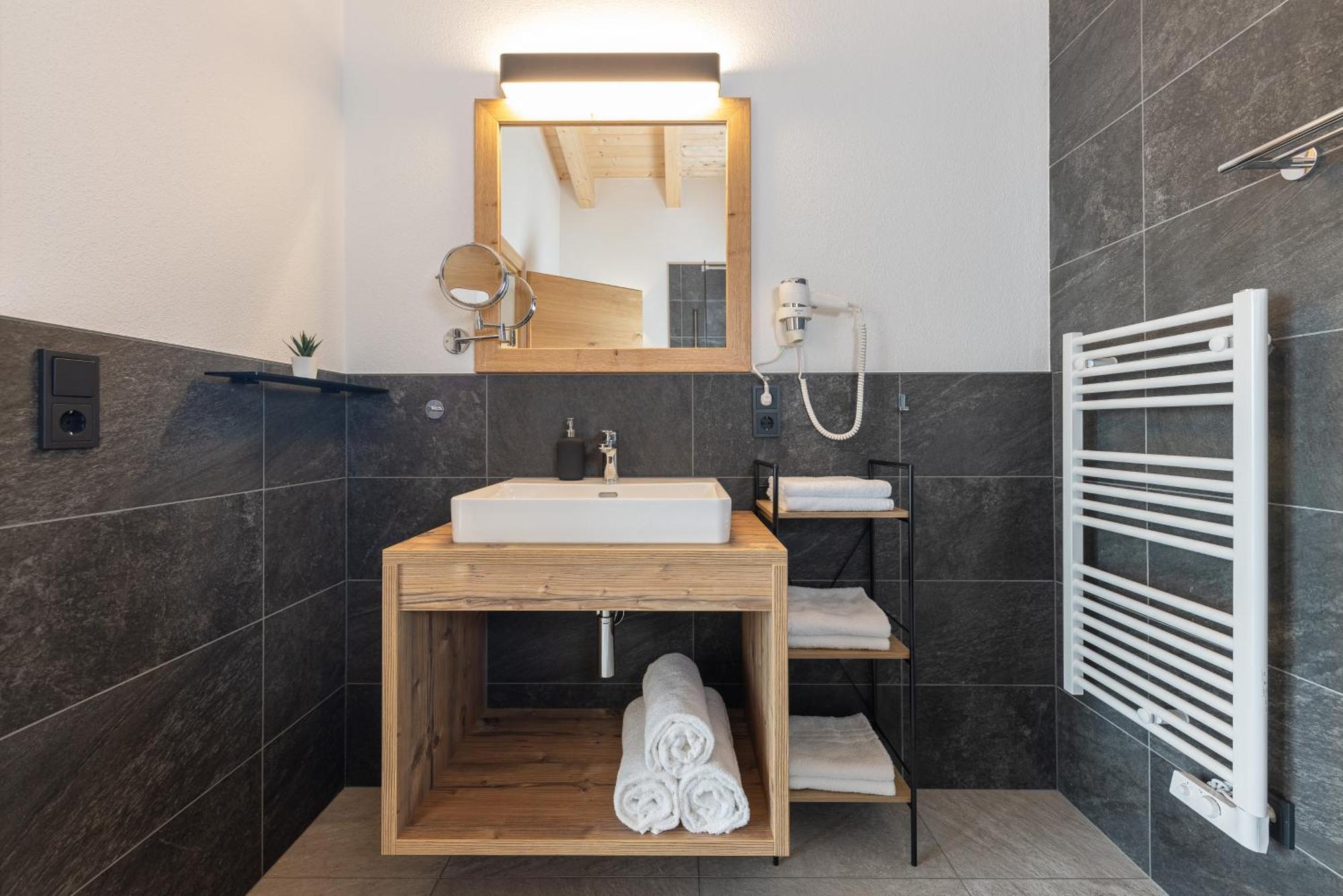 Apartments Am Bichl フルプメス エクステリア 写真
